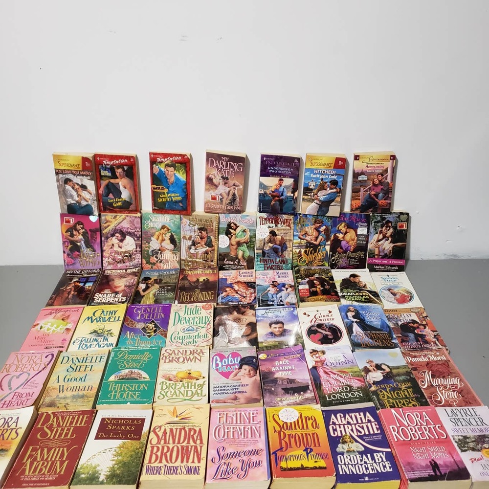 52 Ladies Romance Novels Harlequin, daniel steel, nora robberts, sandra brown